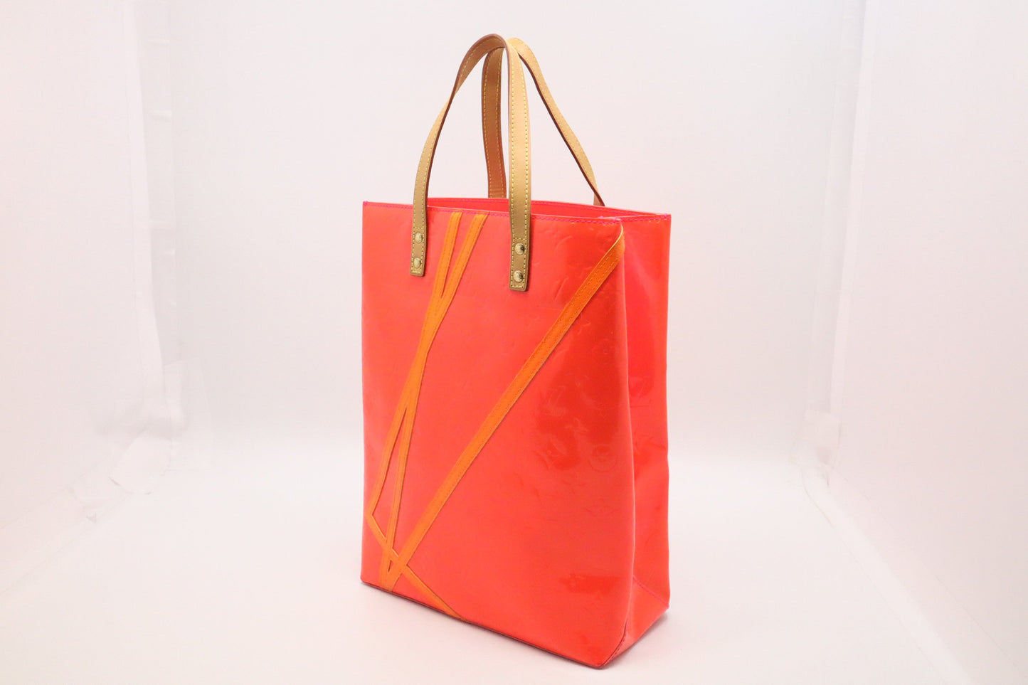 Louis Vuitton Reade MM in Orange Vernis
