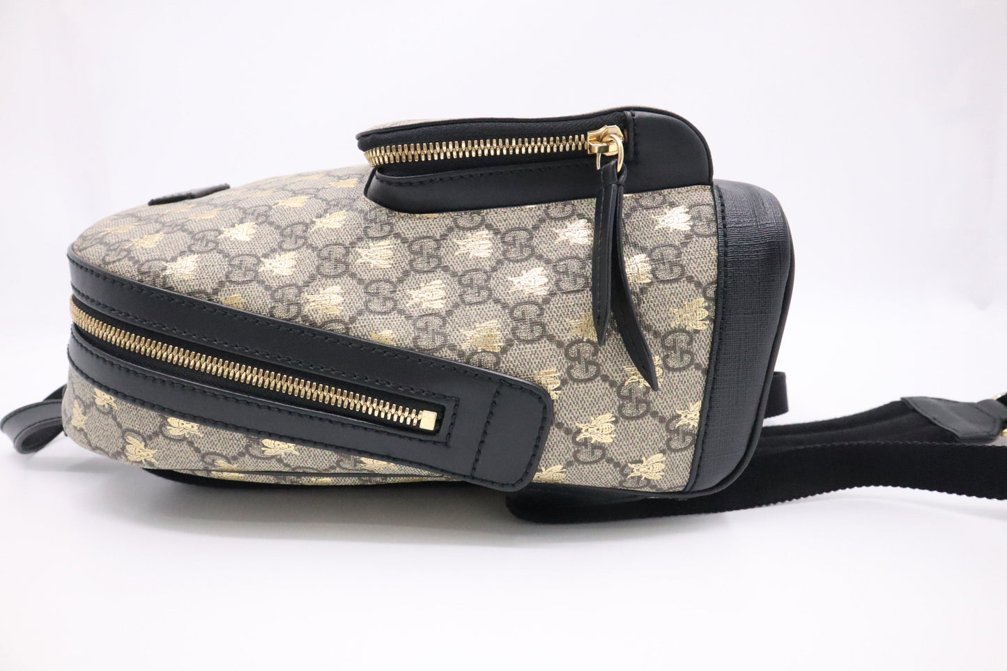 Gucci Small Backpack in GG Supreme Canvas with Bees