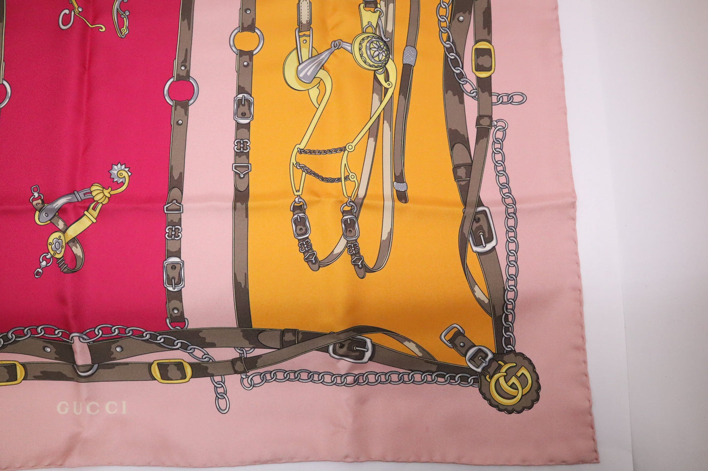 Gucci Scarf in Pink Silk