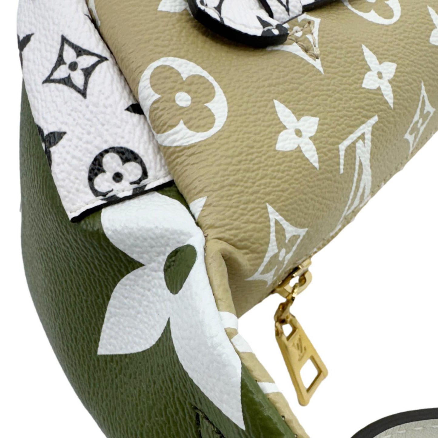 LOUIS VUITTON Monogram Giant Canvas Bumbag Kaki Beige