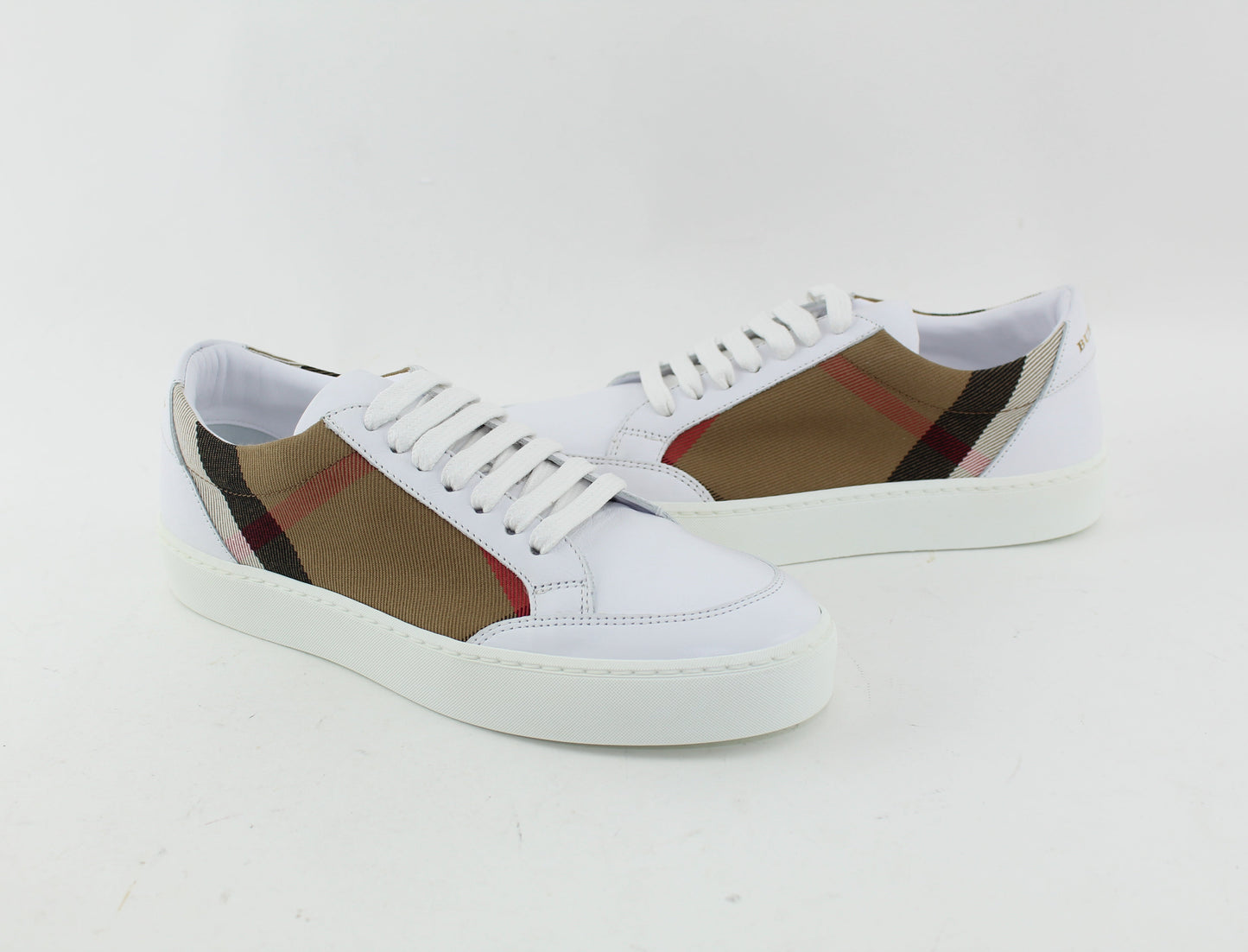 BURBERRY SALMOND LOW TOP SNEAKER SIZE 36