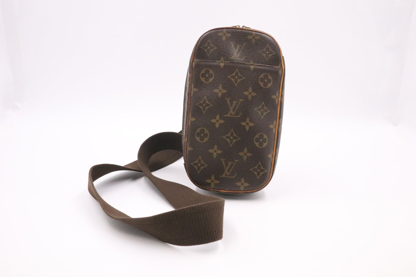 Louis Vuitton Pochette Gange in Monogram Canvas