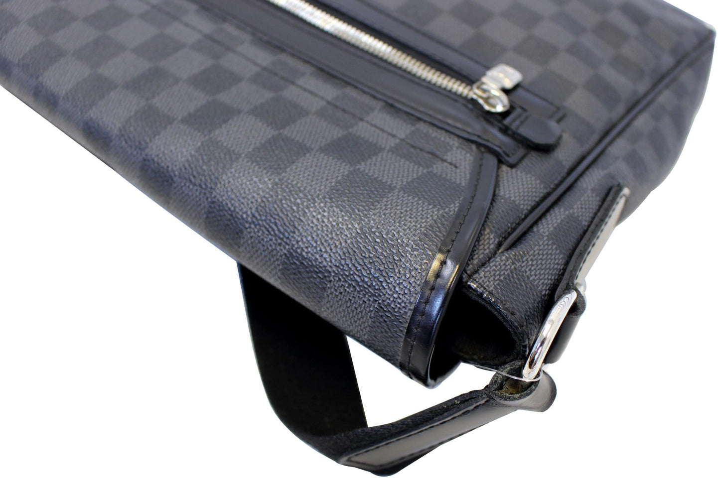 LOUIS VUITTON Daniel MM Damier Graphite  Messenger Bag