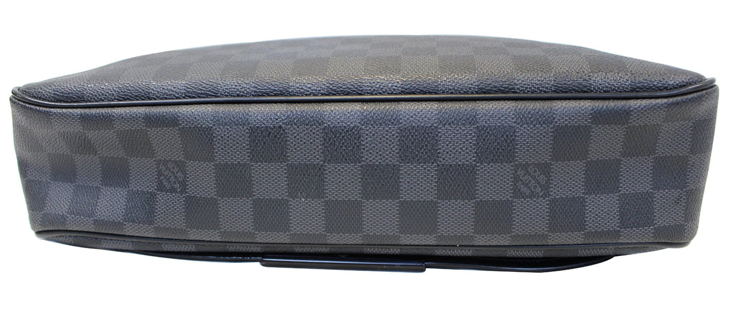 LOUIS VUITTON Daniel MM Damier Graphite  Messenger Bag