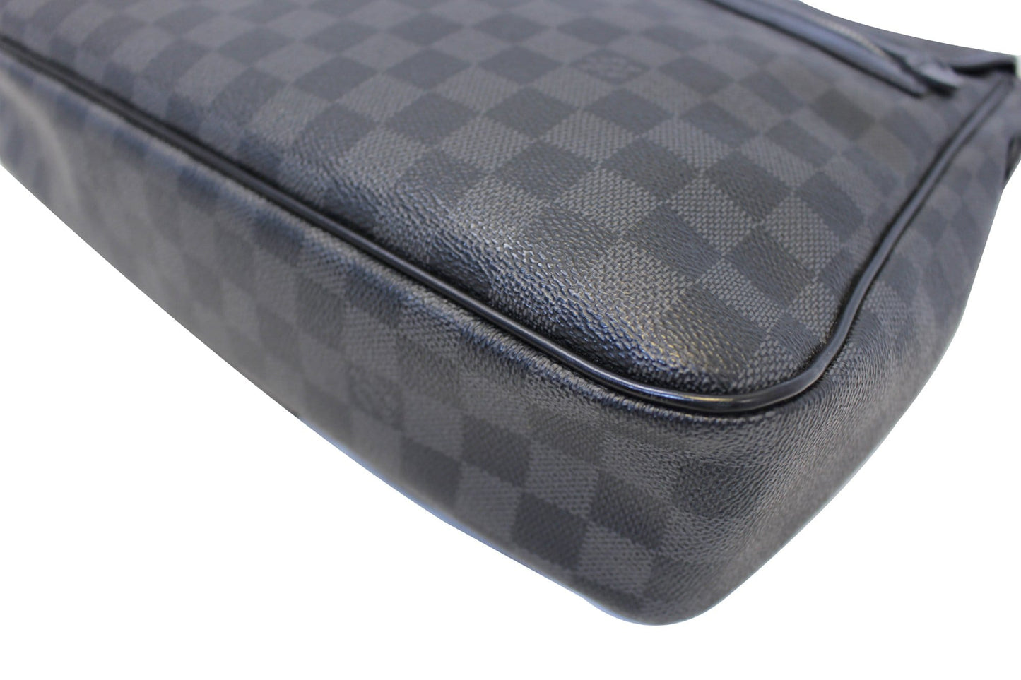 LOUIS VUITTON Daniel MM Damier Graphite  Messenger Bag