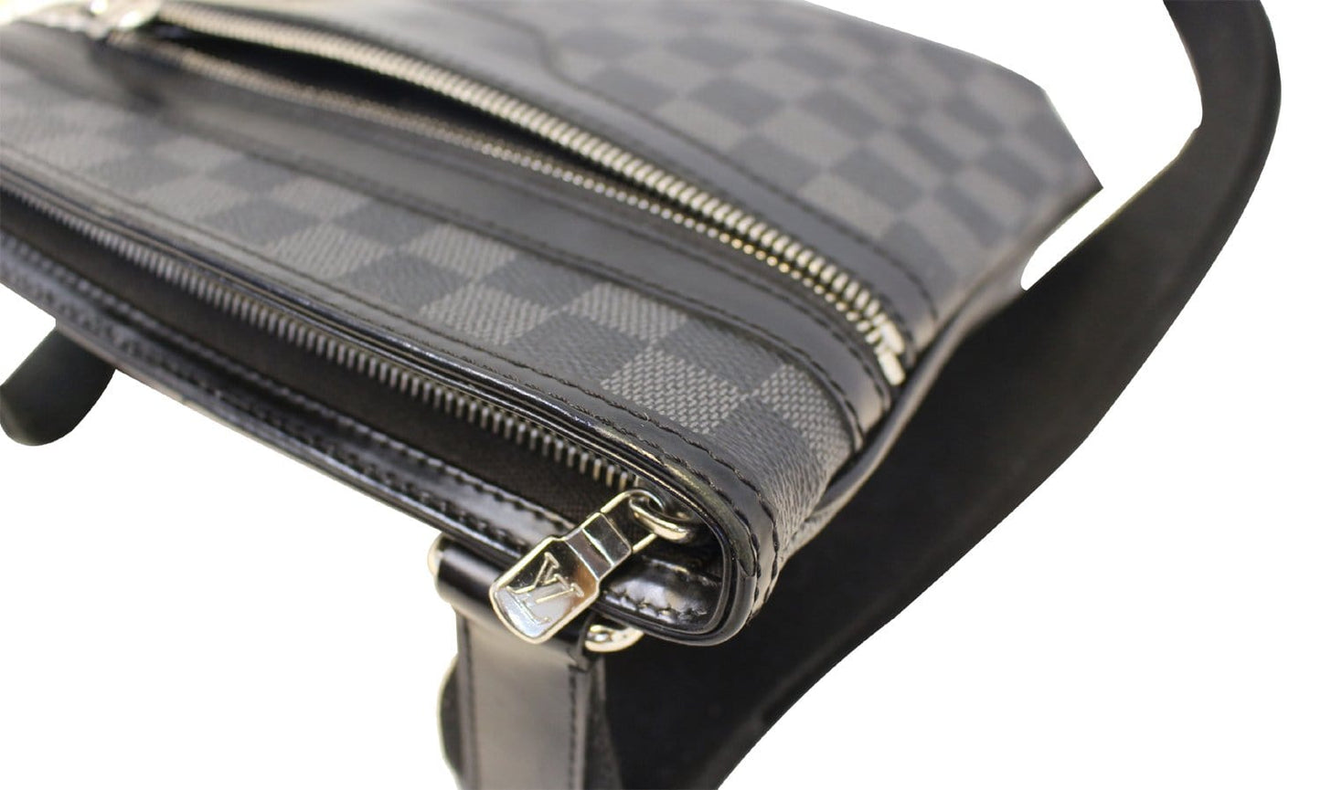 LOUIS VUITTON Damier Graphite Pochette Bosphore Crossbody Bag