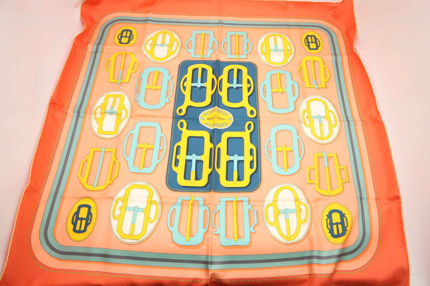 Hermes Carré 90 "Bouclerie Moderne" in Silk