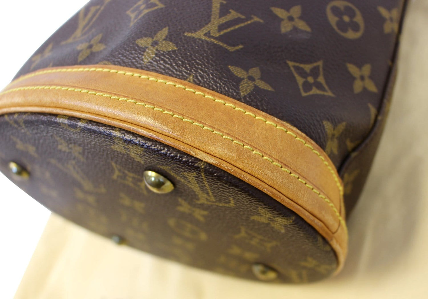 LOUIS VUITTON Bucket PM Monogram Canvas Shoulder Bag