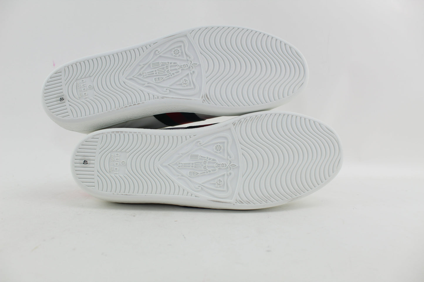 GUCCI  ACE EMBROIDERED SNEAKER SIZE 40