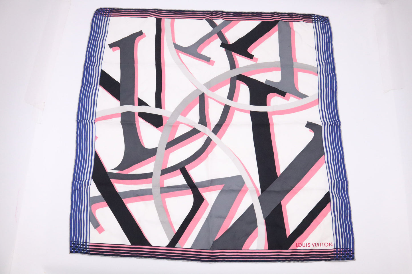 Louis Vuitton Scarf in Silk
