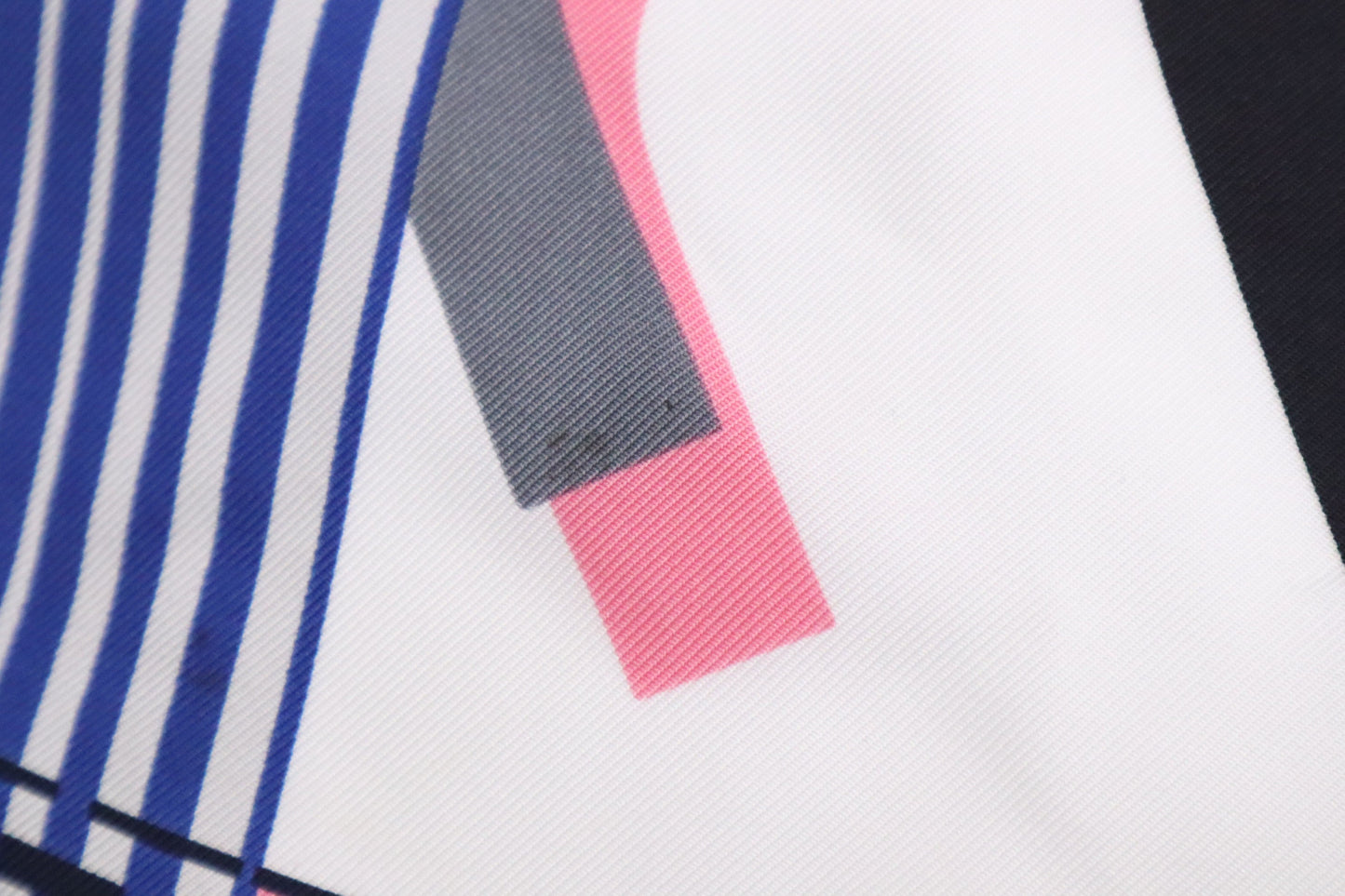 Louis Vuitton Scarf in Silk