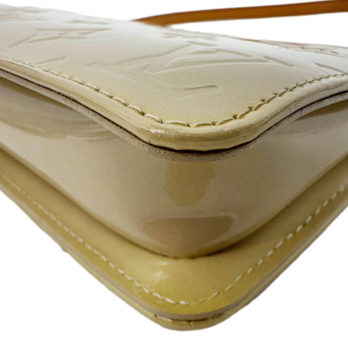 LOUIS VUITTON Lexington Pochette Monogram Vernis Pouch Bag Creme