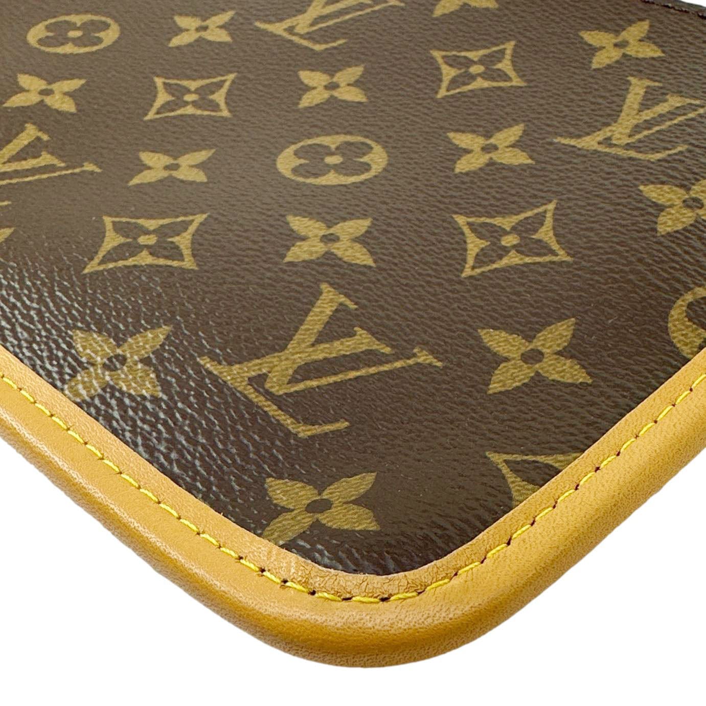 LOUIS VUITTON CarryAll MM Pochette Monogram Canvas Wristlet Brown