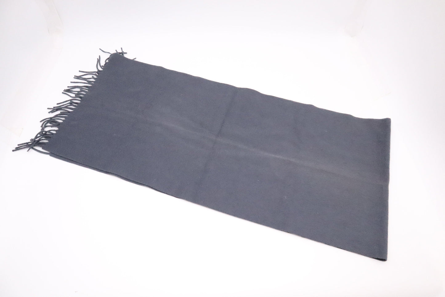 Louis Vuitton Scarf in Grey Cashmere