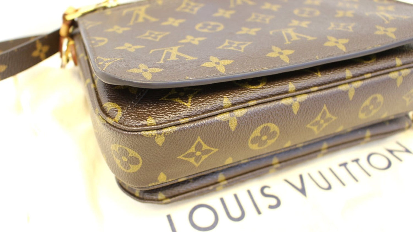 LOUIS VUITTON Monogram Canvas Metis Pochette Crossbody Bag