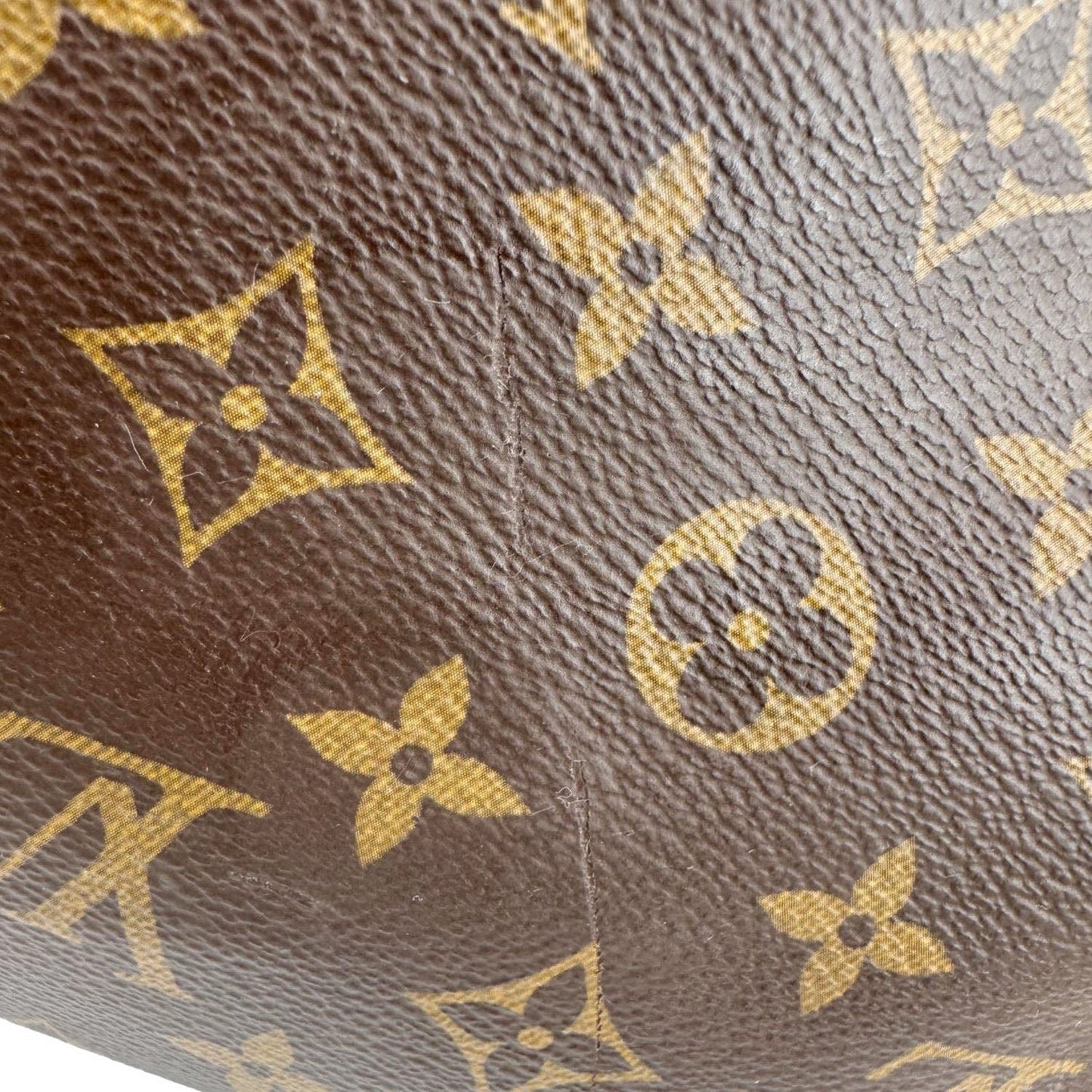 LOUIS VUITTON Keepall 50 Bandoulière Monogram Canvas Travel Bag Coquelicot