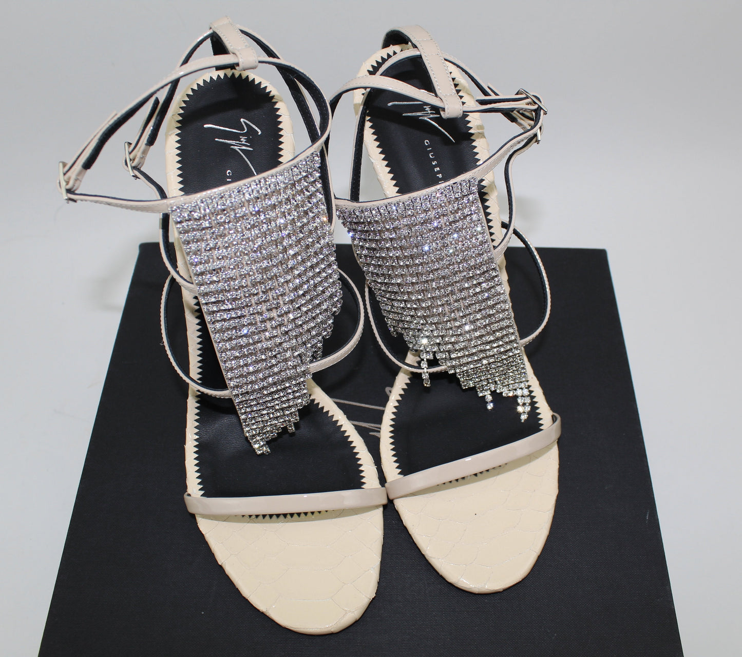 GIUSEPPE ZANOTTI ALIEN CRYSTAL PYTHON EFFECT & PATENT LEATHER SANDAL