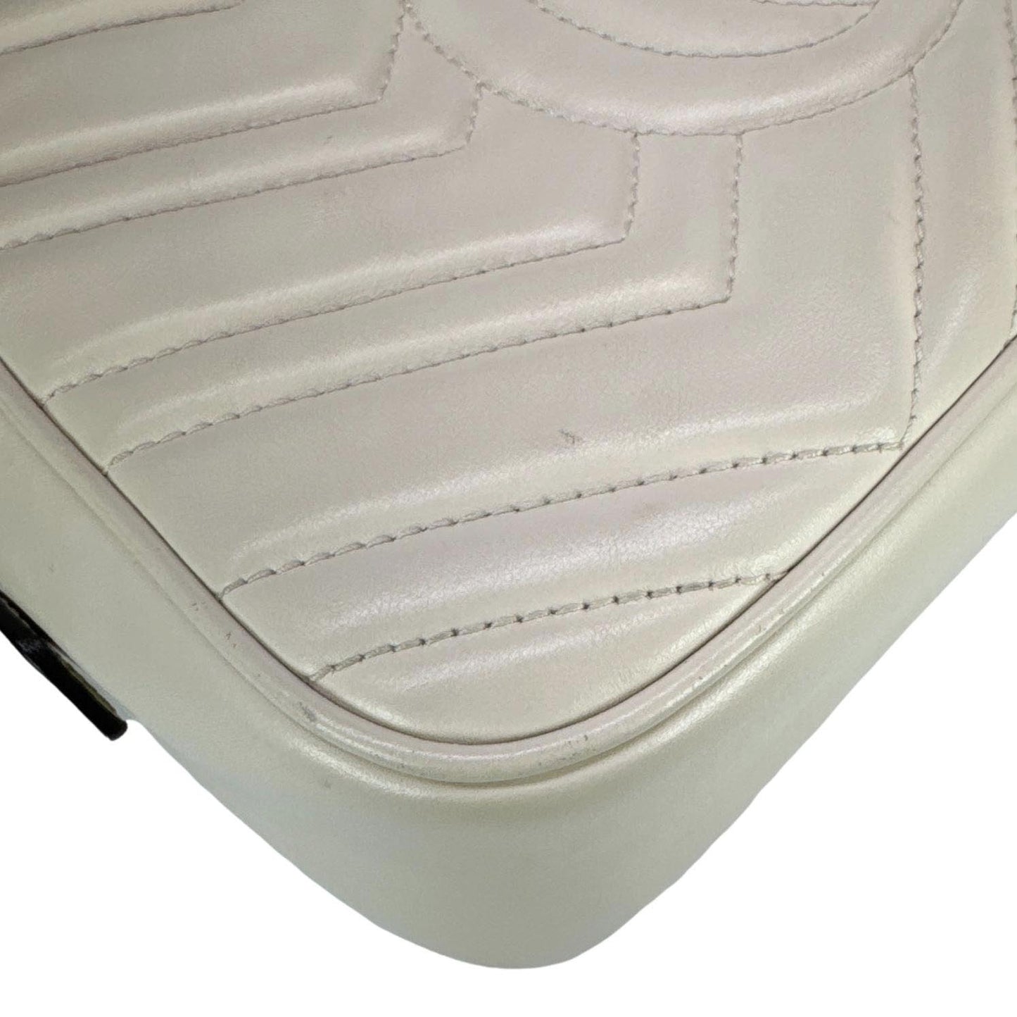 GUCCI GG Marmont Small Matelasse Chevron Leather Camera Bag Off White 447632
