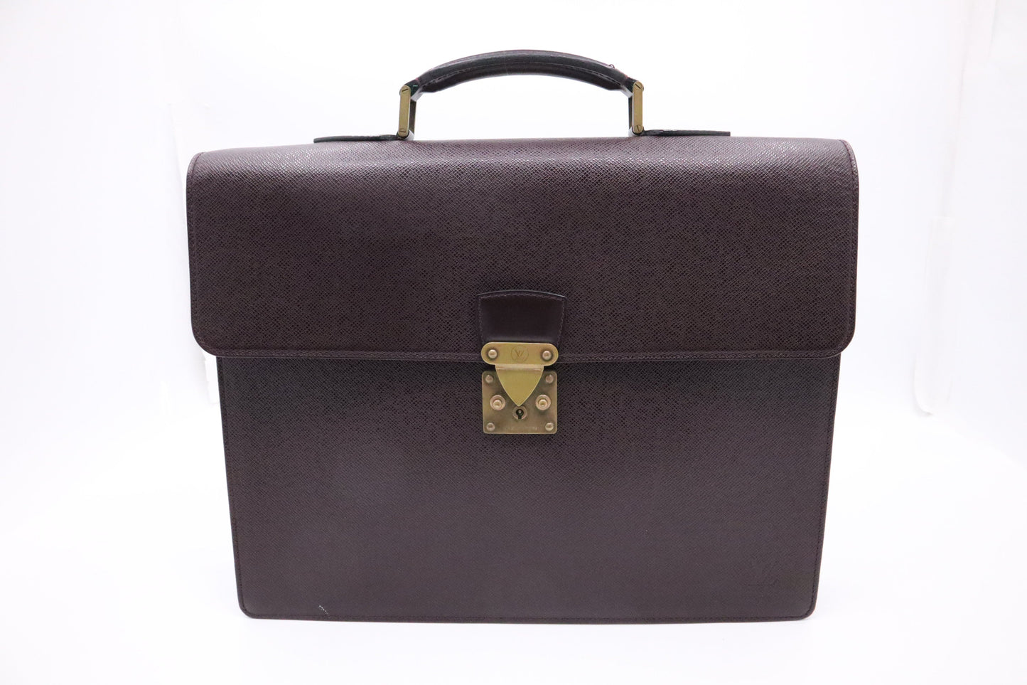 Louis Vuitton Serviette Moskova in Purple Taiga Leather
