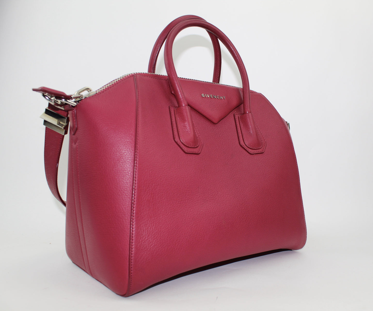 GIVENCHY MEDIUM ANTIGONA BAG
