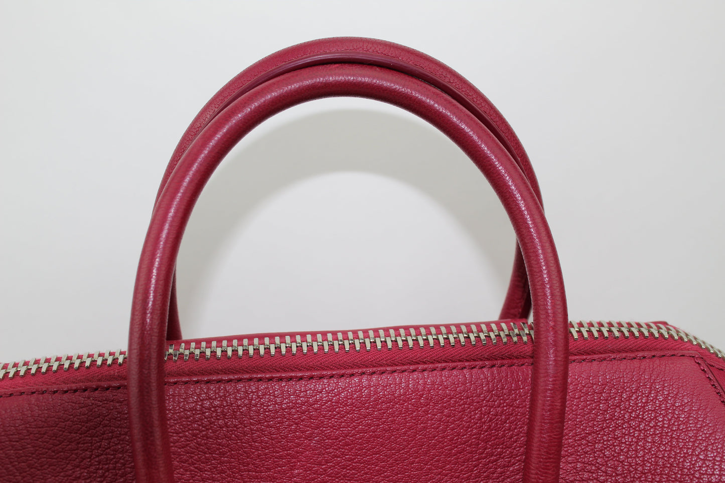 GIVENCHY MEDIUM ANTIGONA BAG