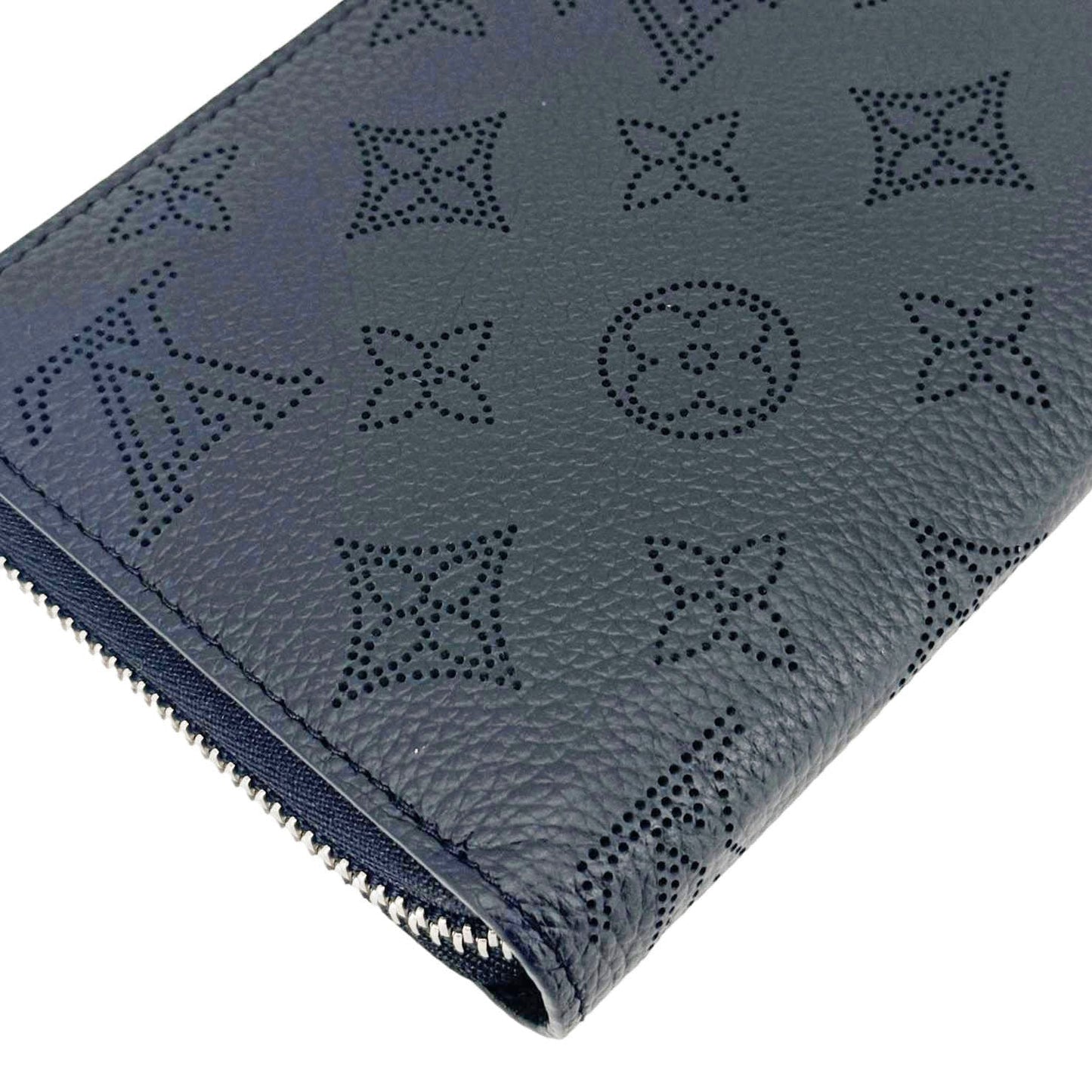 LOUIS VUITTON Mahina Perforated Leather Zippy Wallet Black