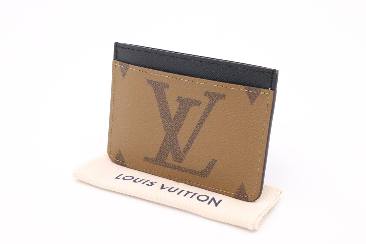 Louis Vuitton Card Holder in Reverse GÃ©ant Monogram