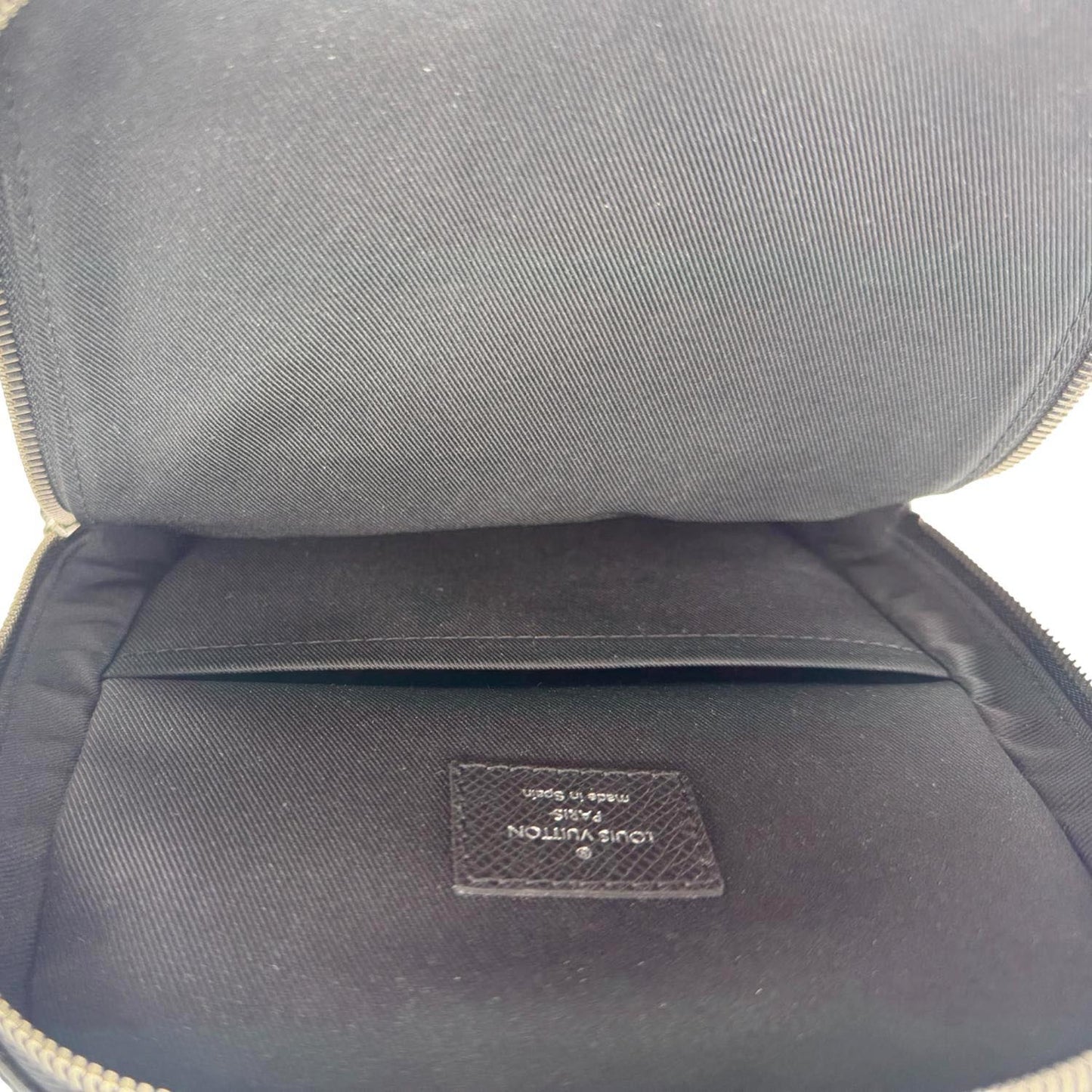 LOUIS VUITTON Avenue Sling Taiga Leather Backpack Bag Black