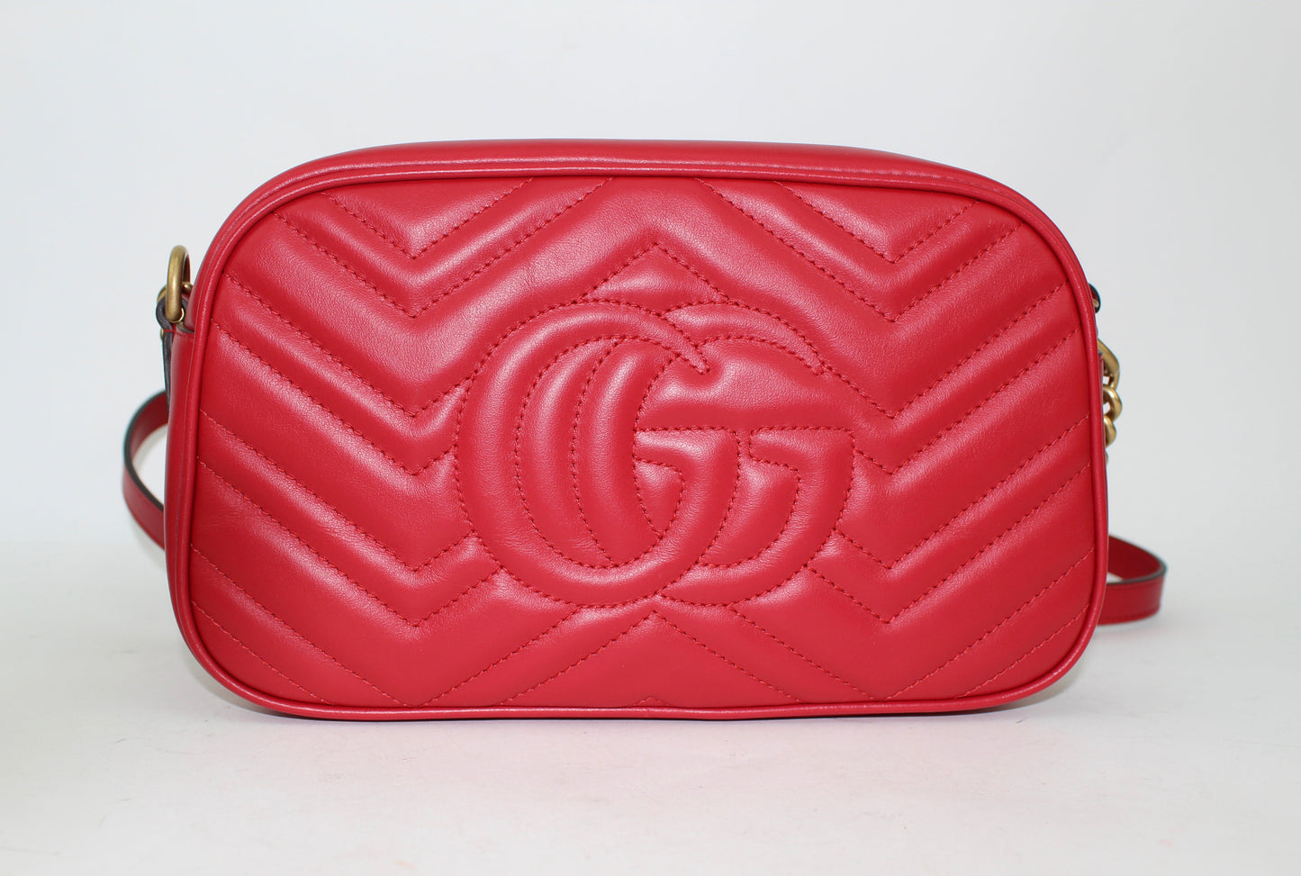 GUCCI GG MARMONT SMALL MATELASSÉ SHOULDER BAG