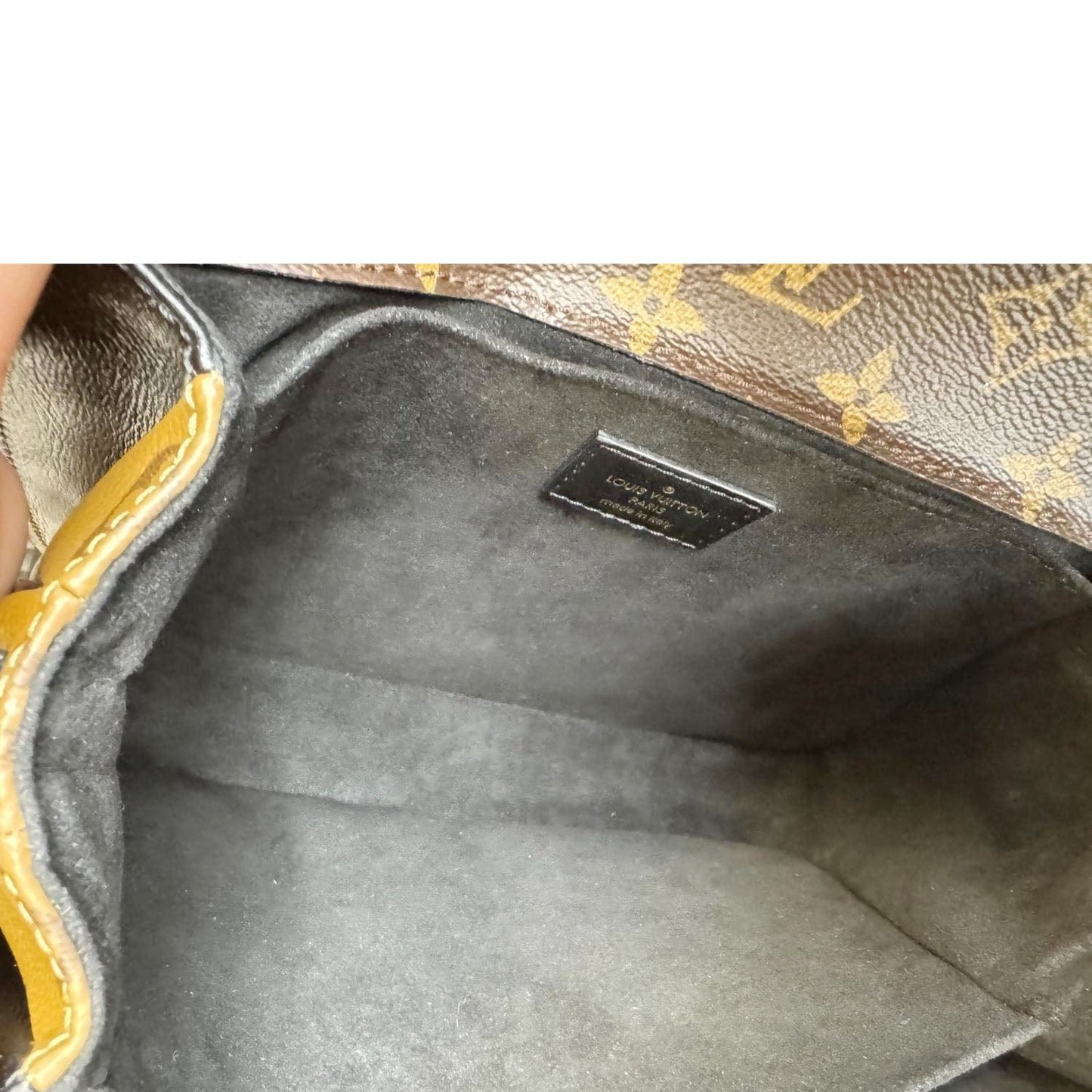 LOUIS VUITTON Metis Pochette Brogue Reverse Monogram Shoulder Bag Black