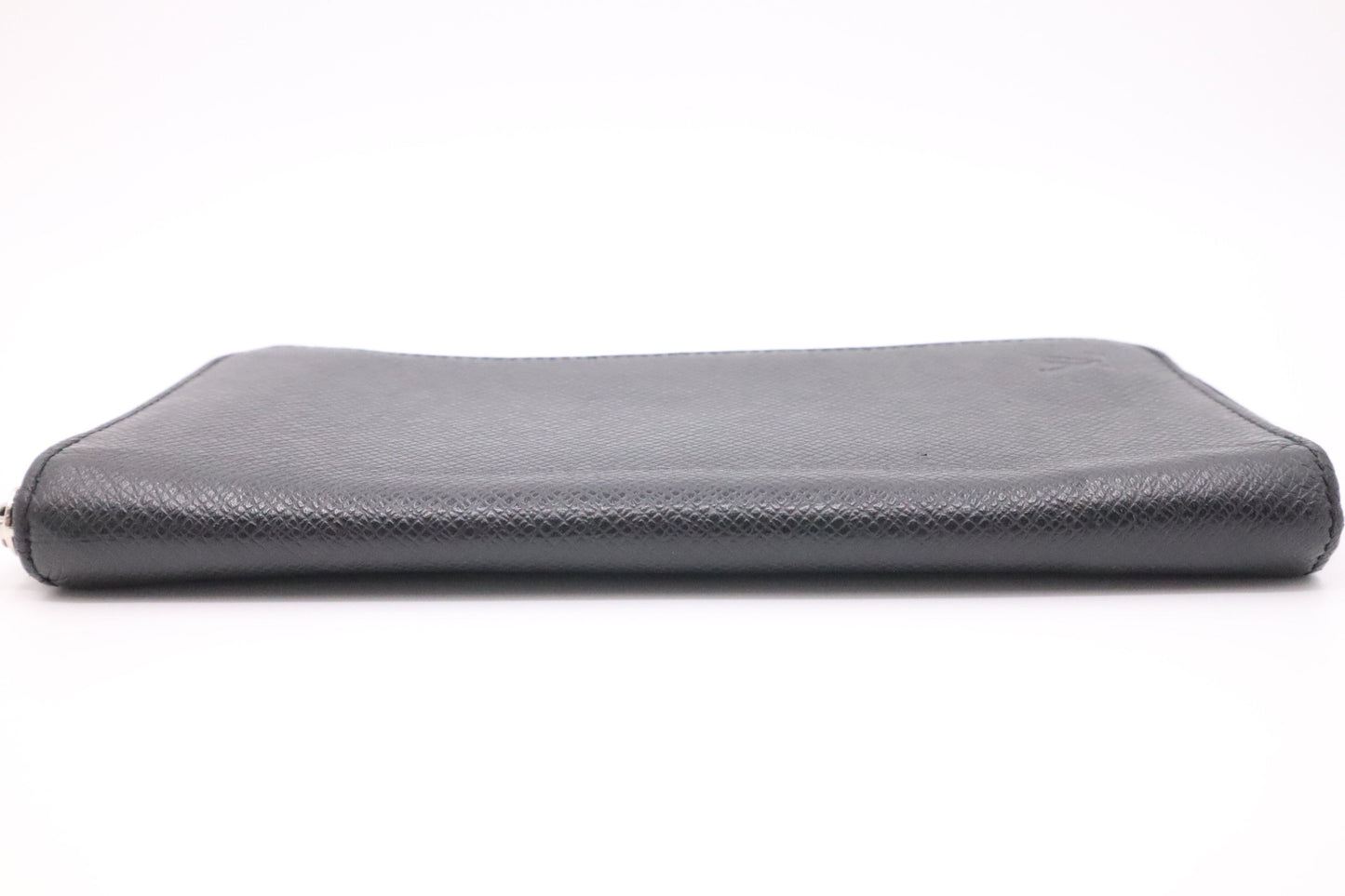 Louis Vuitton Vertical Zippy in Black Taiga Leather