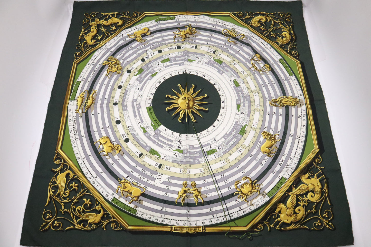 Hermes Carre 90 Astrologie "Dies Et Hore" in Green Silk