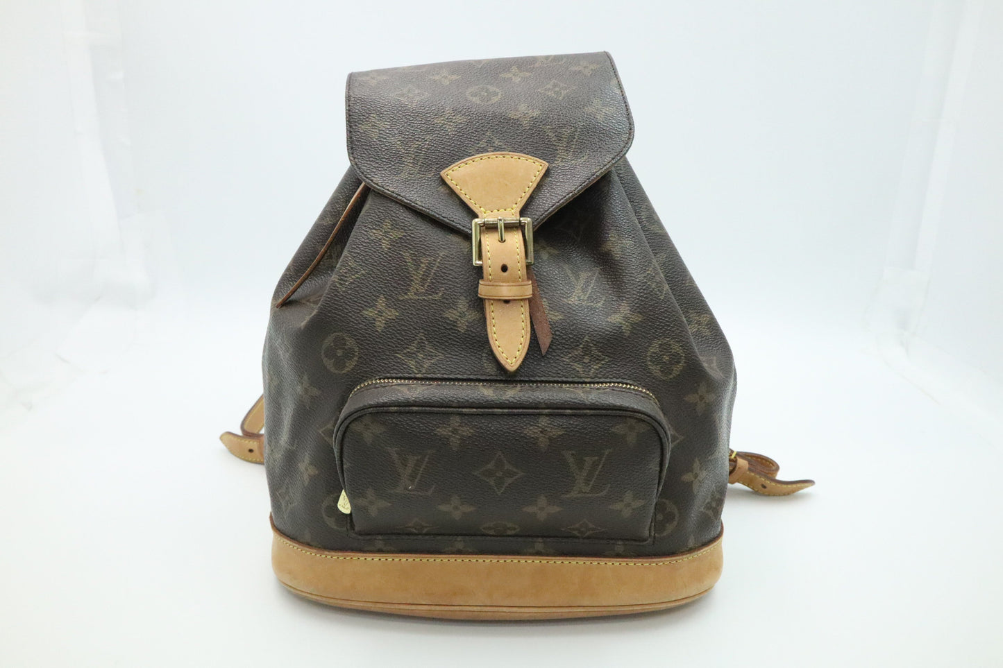 Louis Vuitton Montsouris MM in Monogram Canvas