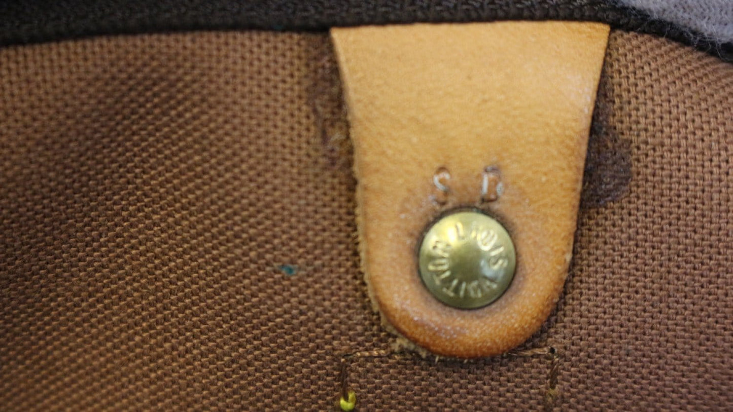 LOUIS VUITTON Monogram Canvas Brown Keepall 60 Bandouliere Travel Bag
