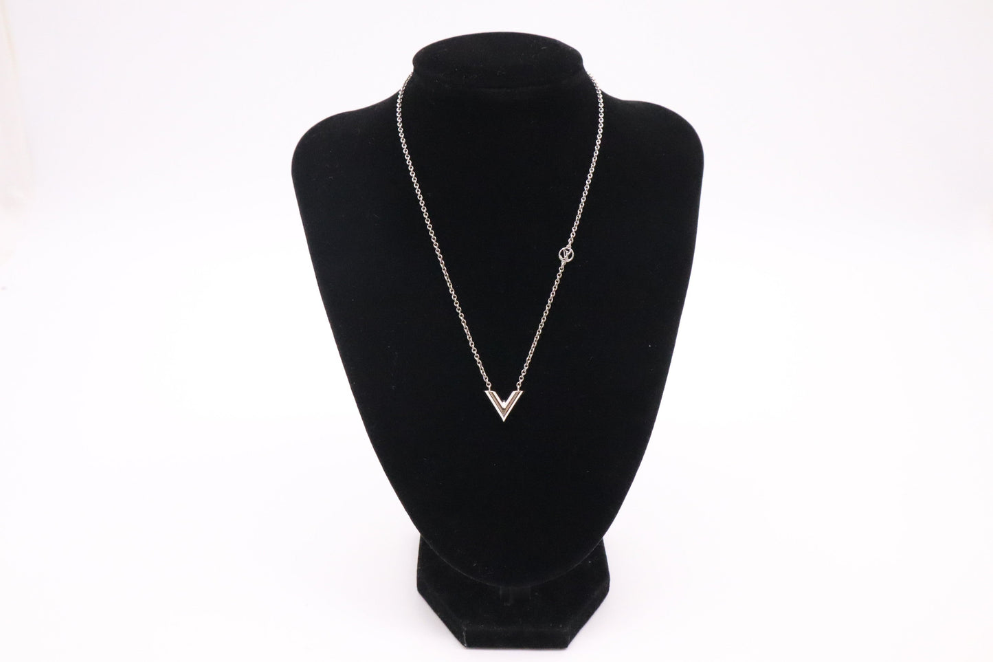 Louis Vuitton Essential V Necklace
