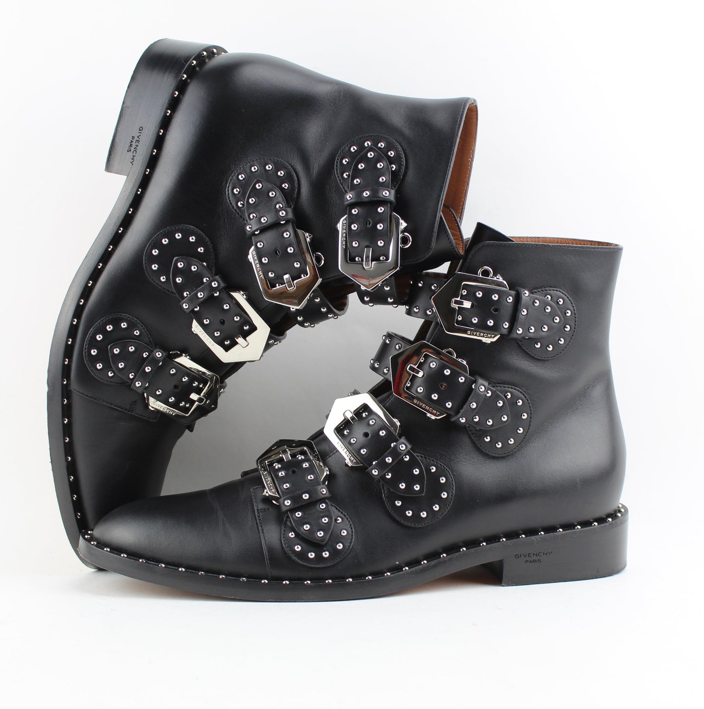 GIVENCHY STUDDED LEATHER ANKLE BOOT SIZE 39