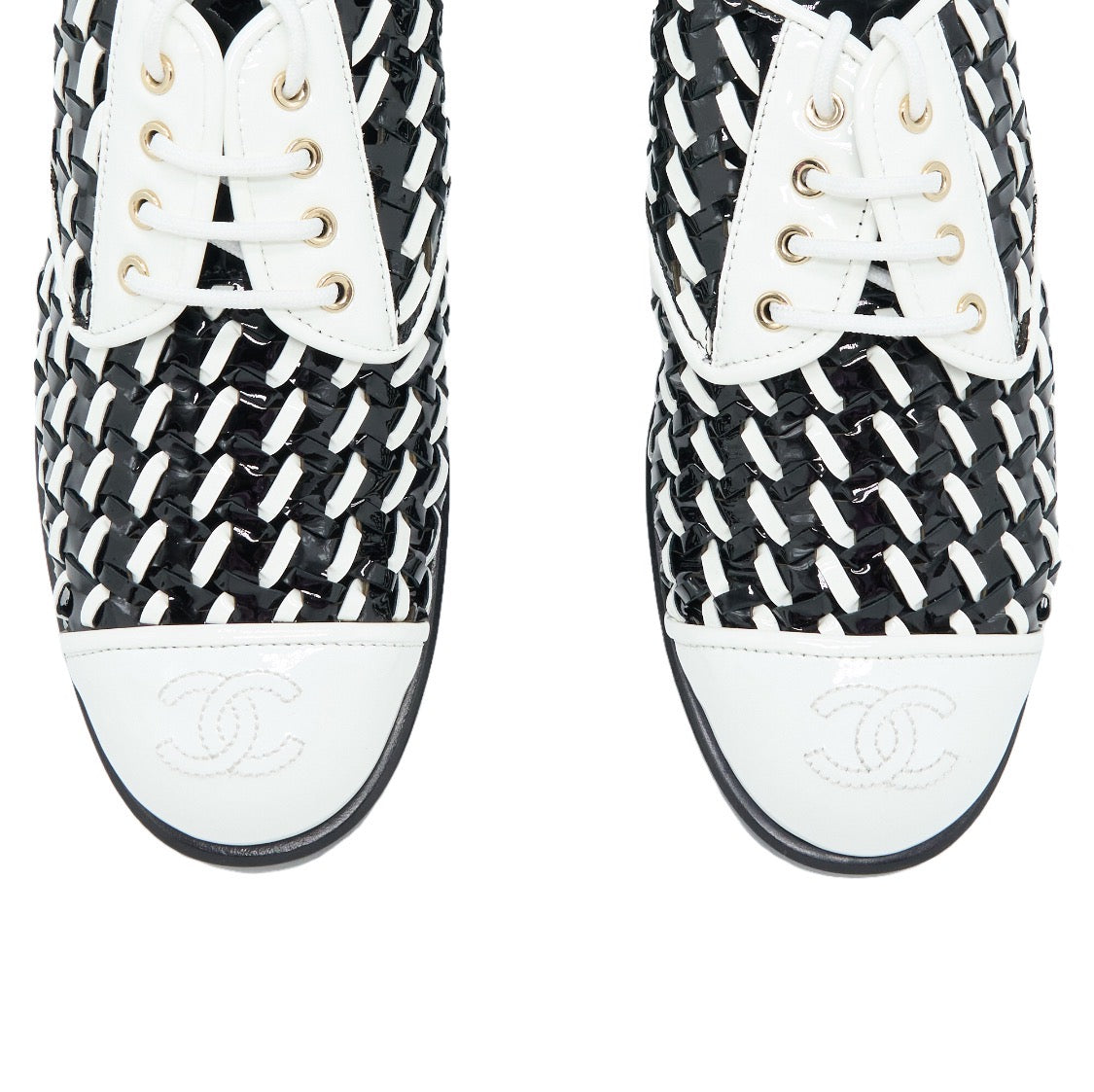 Chanel Size 39 Patent Black/White Loafer