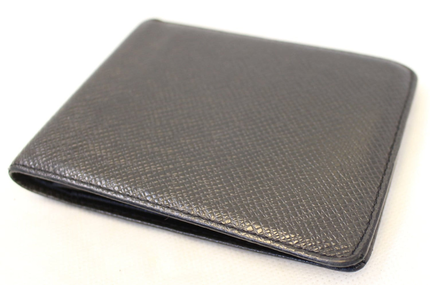 LOUIS VUITTON Slate Taiga Billfold Black Wallet - Sale