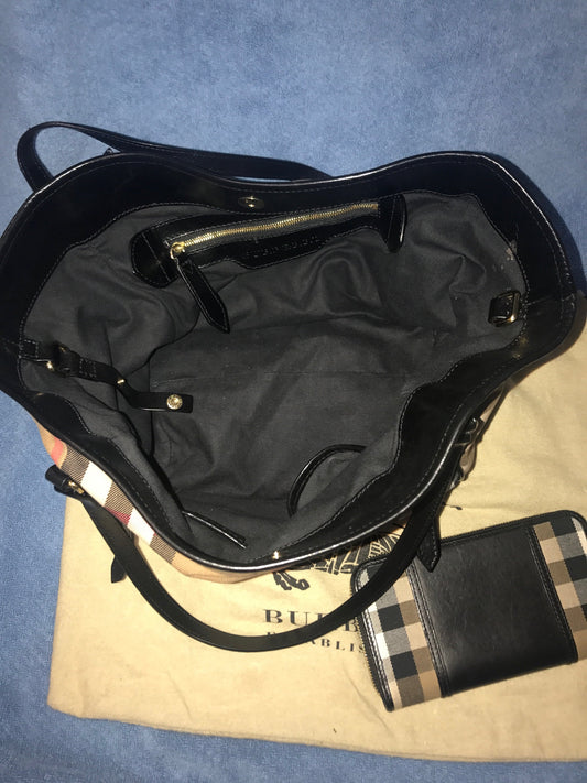 Burberry Handbag & Wallet Set