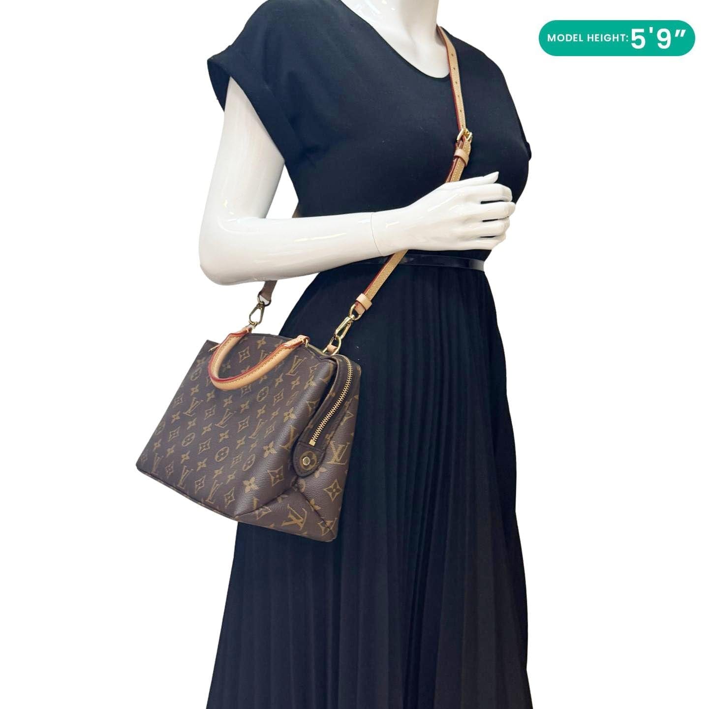 LOUIS VUITTON Petit Palais Monogram Canvas Shoulder Bag Brown