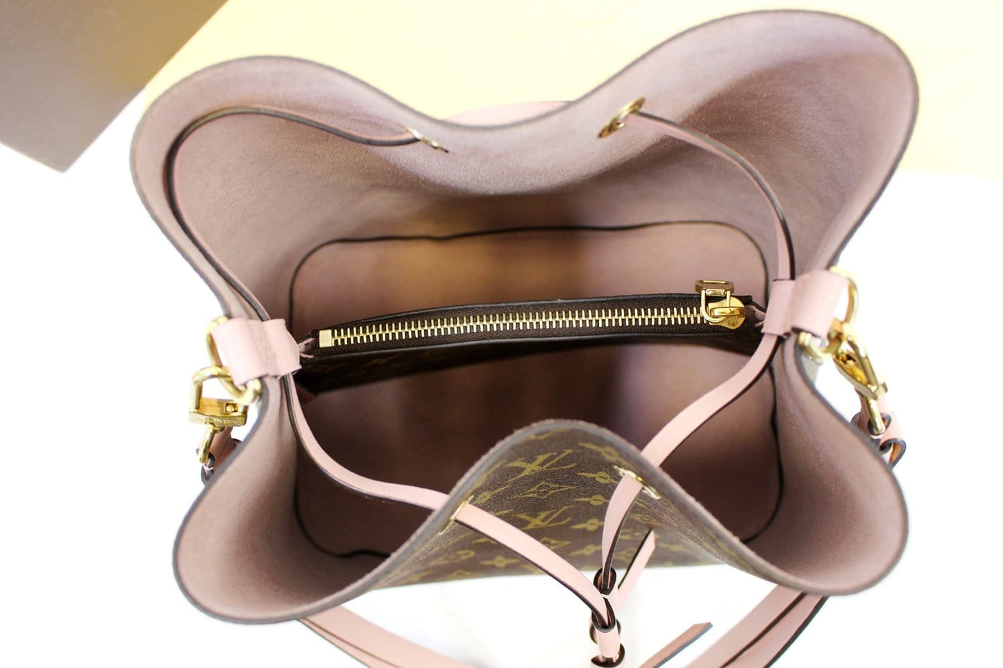 LOUIS VUITTON Monogram Canvas NeoNoe Shoulder Bag Rose Ballerine