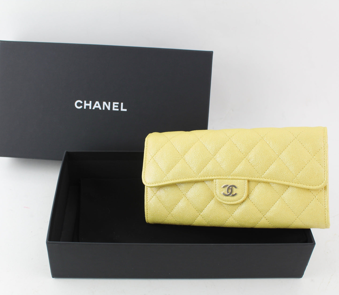 CHANEL CLASSIC FLAP WALLET