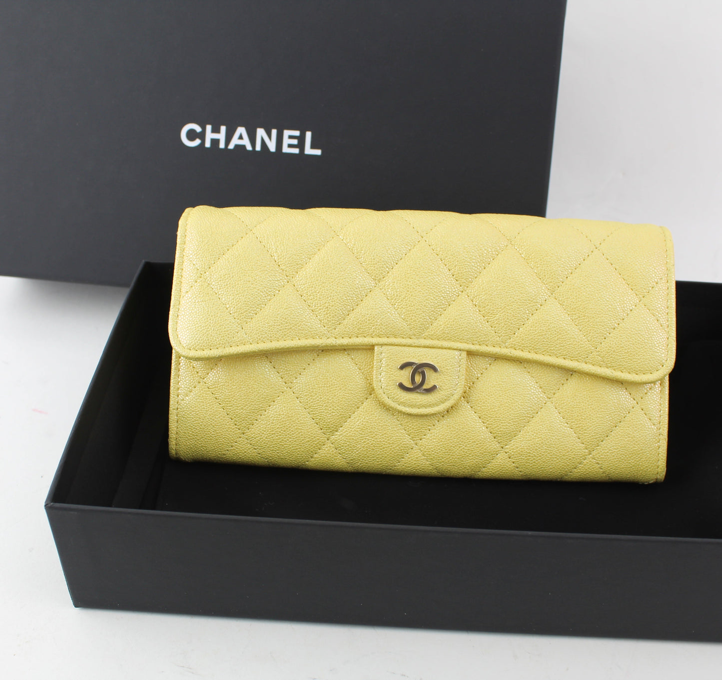 CHANEL CLASSIC FLAP WALLET