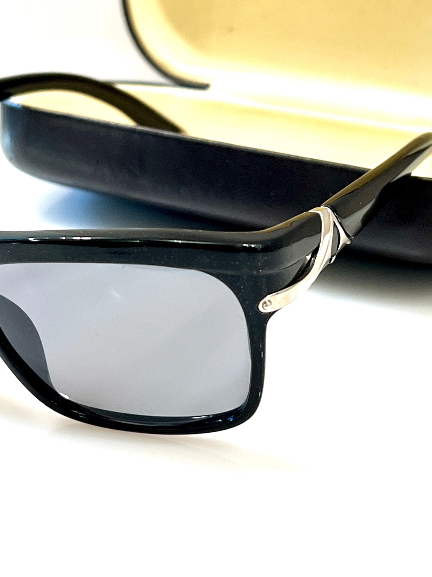 LOUIS VUITTON ACETATE DAHLIA CARRE SUNGLASSES