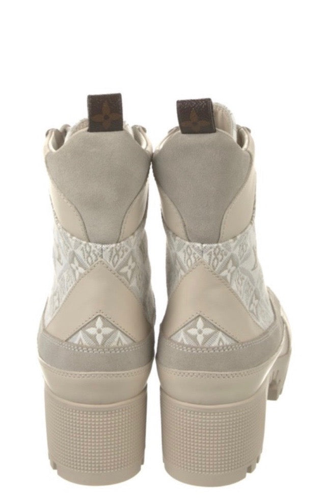 LOUIS VUITTON LAUREATE SUEDE CALFSKIN PLATFORM DESERT BOOTS