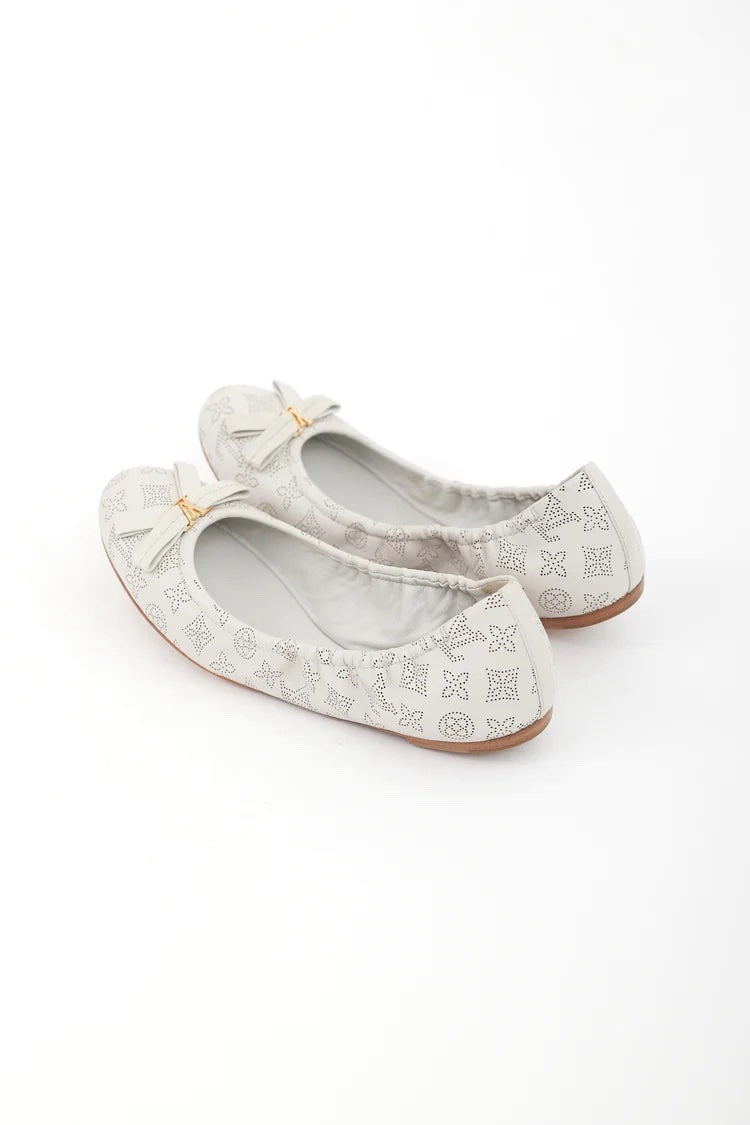 LOUIS VUITTON MONOGRAM MAHINA LEATHER BALLET FLATS