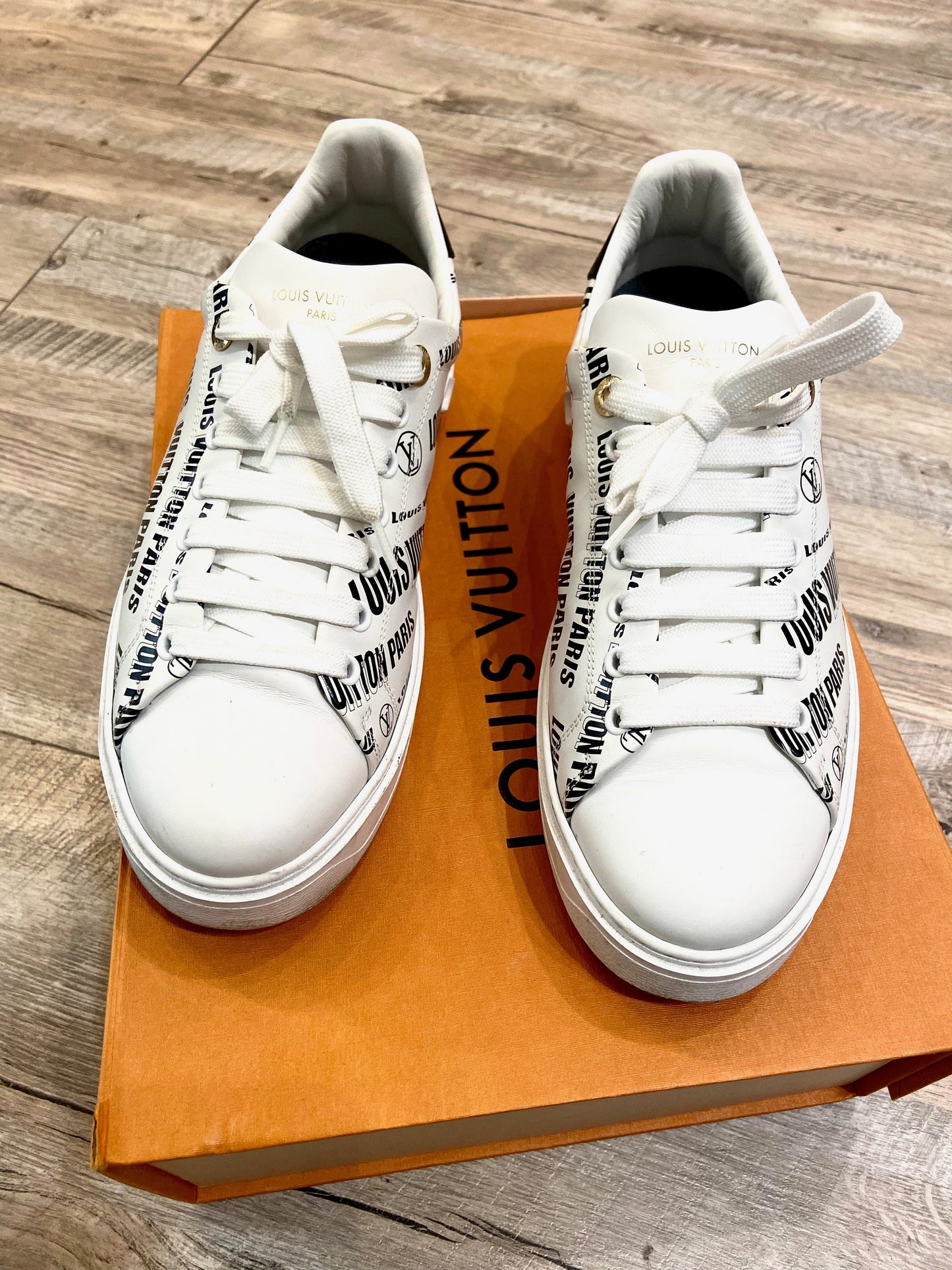 LOUIS VUITTON TIME OUT SNEAKERS