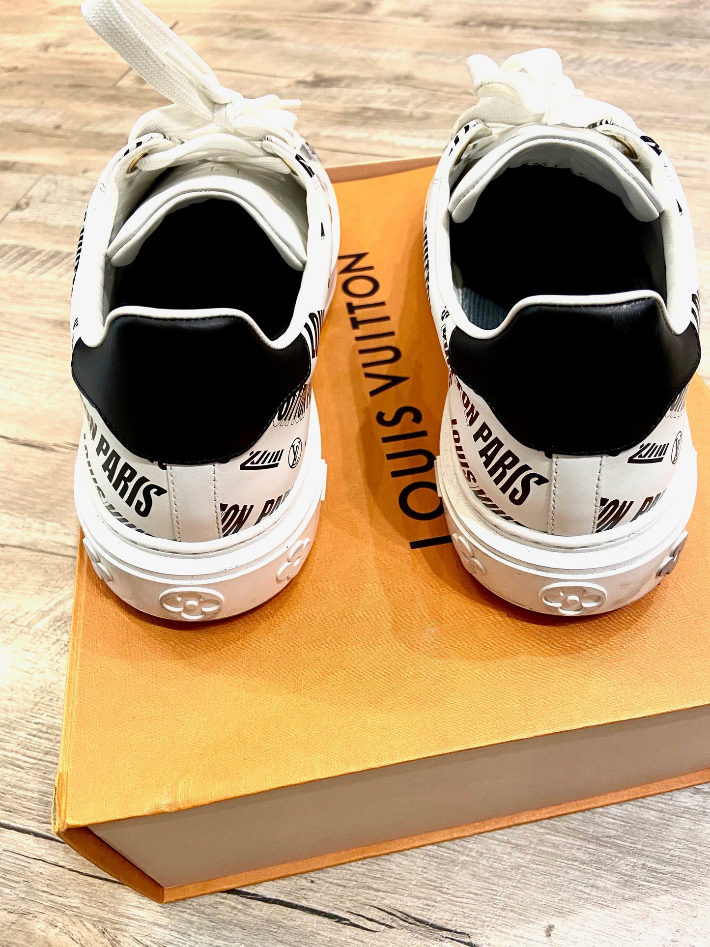 LOUIS VUITTON TIME OUT SNEAKERS