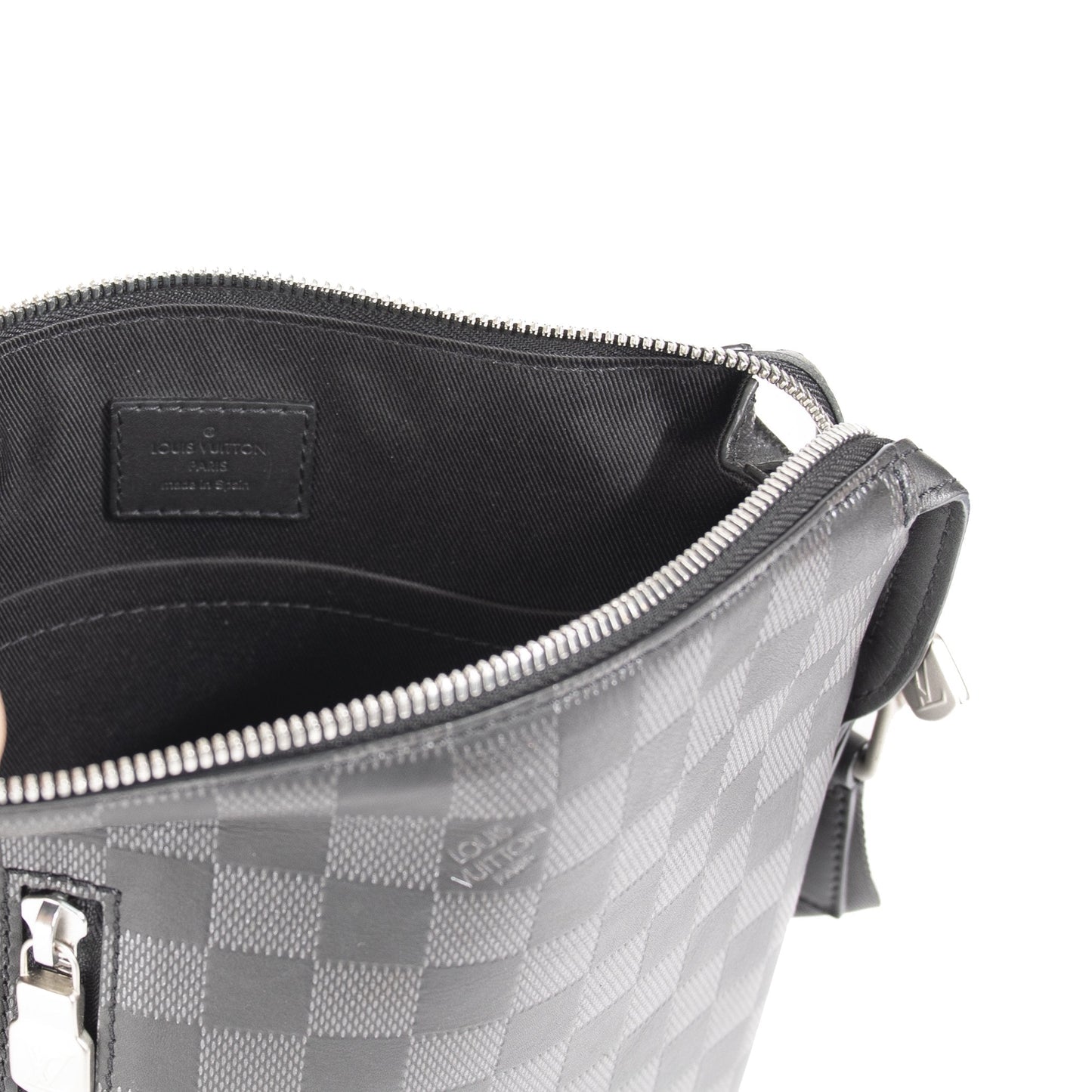 Louis Vuitton 2019 Damier Infini Discovery Messenger BB