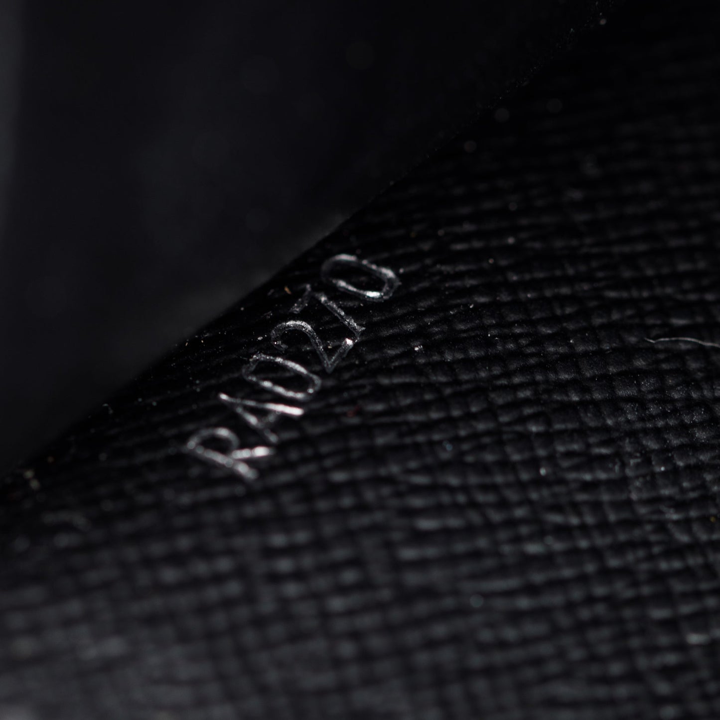 Louis Vuitton 2020 Black Taiga Leather Amerigo Wallet